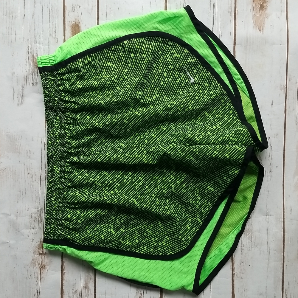 Womens nike running shorts. EUC. Size small.